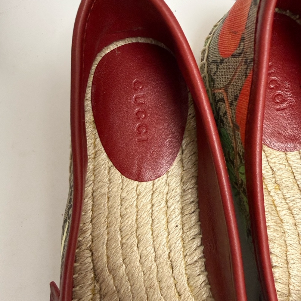 Gucci Women's Espadrilles - Red and Beige with Floral Print - Picture 3 of 14